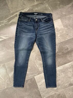 Denizen from Levi's Women's Skinny Jeans